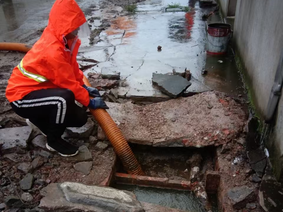 朔城专业清理污水池 炜誉市政以规范流程守护城市 “肠道”